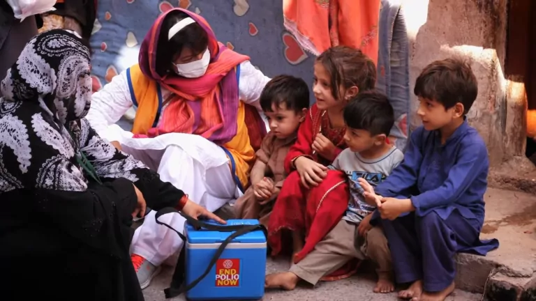 Vidéo : Jennifer Jones sur le terrain au Pakistan