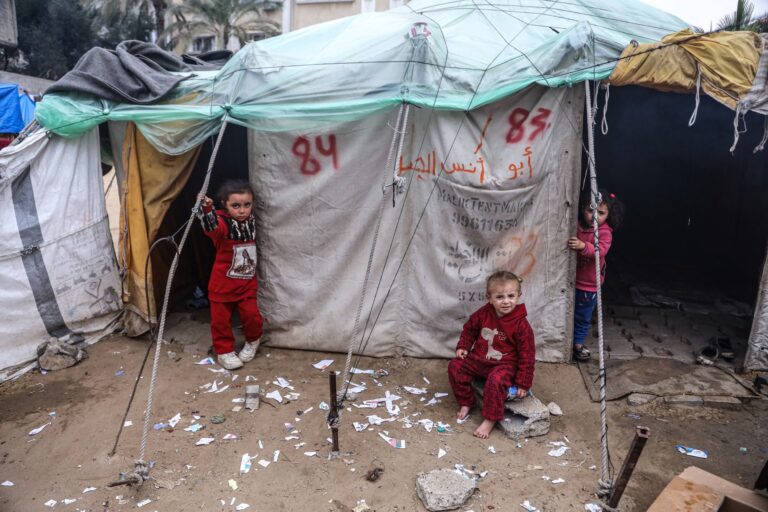 Les enfants de Gaza, entre bombes et polio